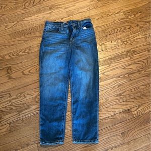 Madewell straight leg mom jean size 25